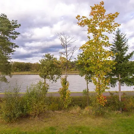 Bed & Breakfast Loft Aan Het Water 4*