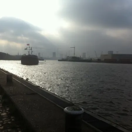 Bed & Breakfast Loft Aan Het Water